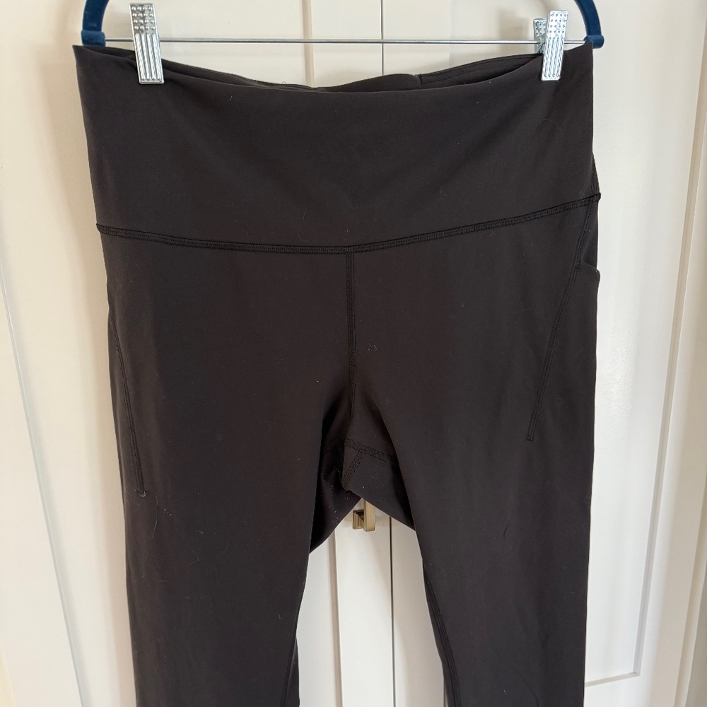 WOMENS LULULEMON BLACK LEGGINGS WITH POCKETS SIZE 16